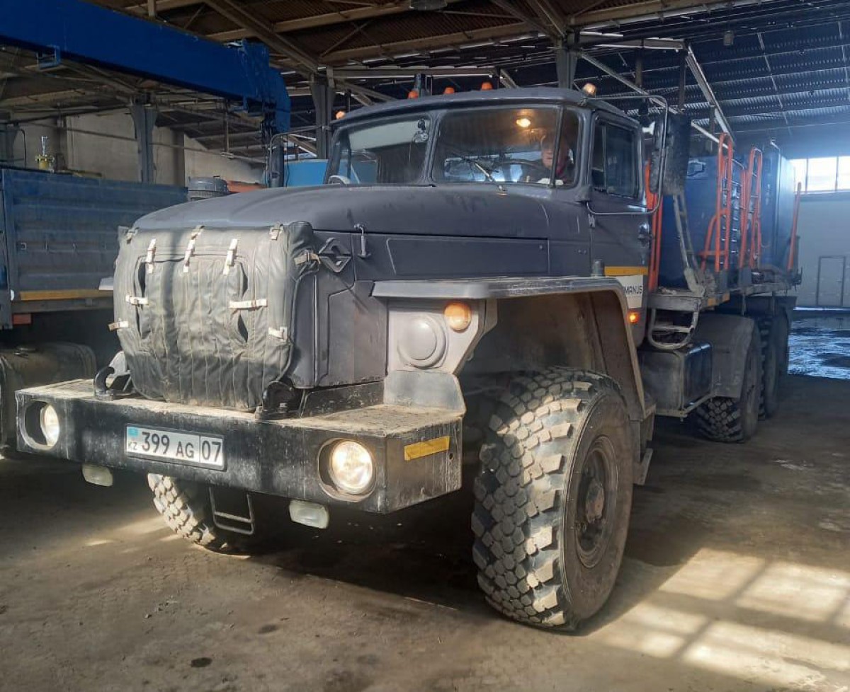 УРАЛ-4320