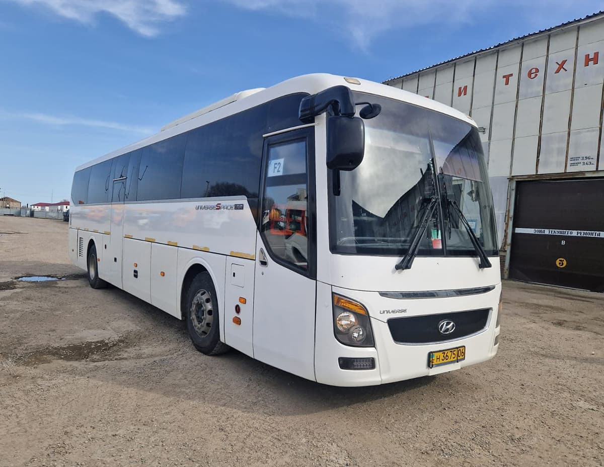Hyundai Universe